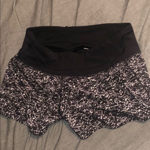 lululemon shorts size 4 (discontinued)